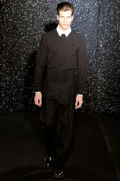 Look 11